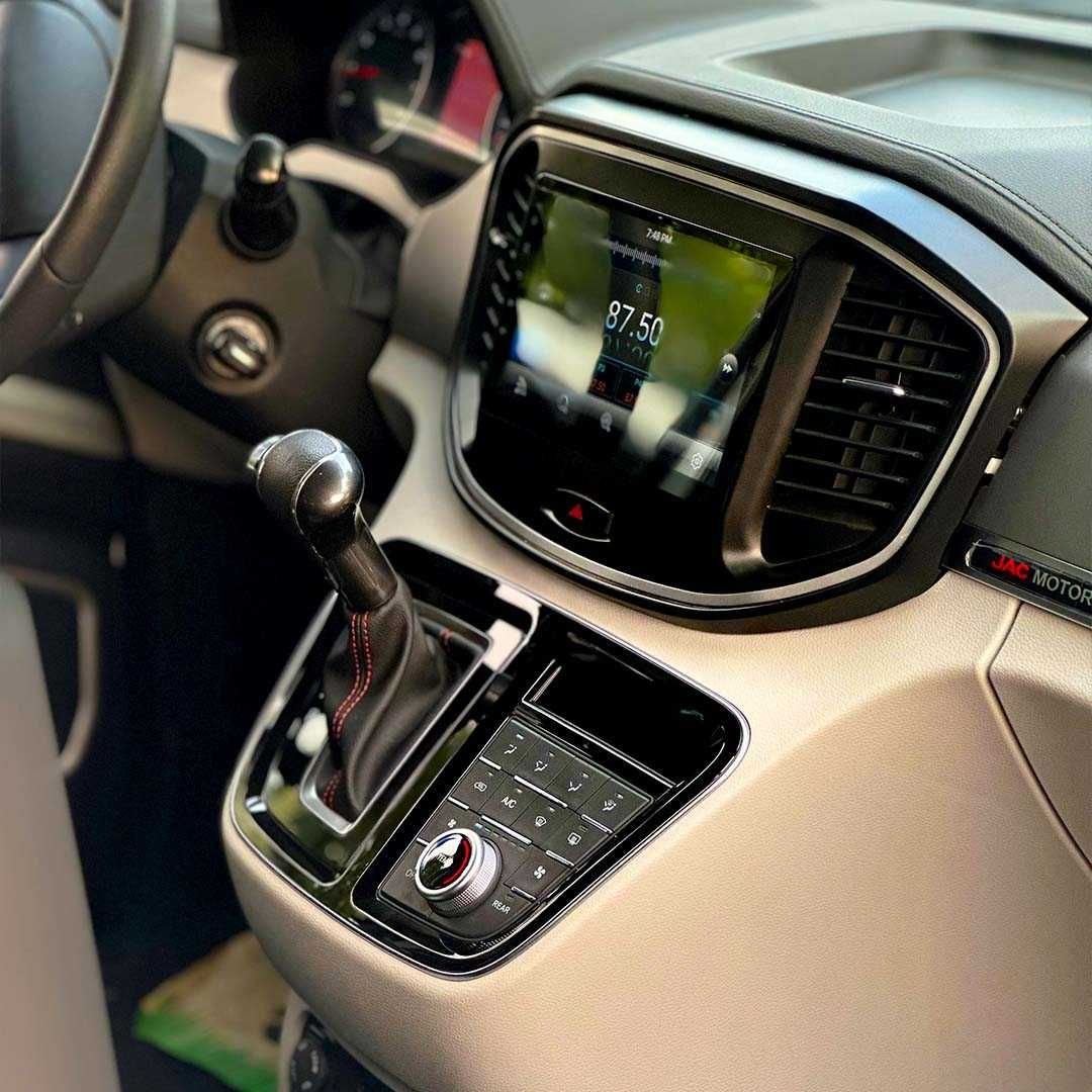 JAC M4 минивенимизнинг автомат коробка Двигатель: 2л Turbo