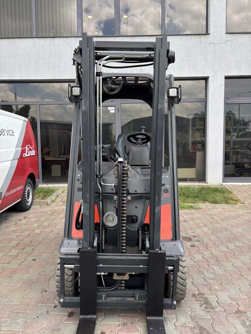 Electrostivuitor Linde E16H-02 – 3 roți Anul fabricației 2017