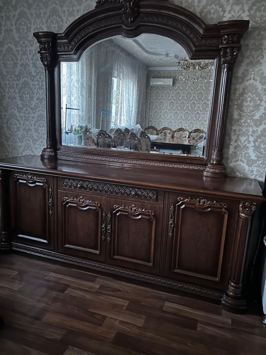 Комод с чистого дерево