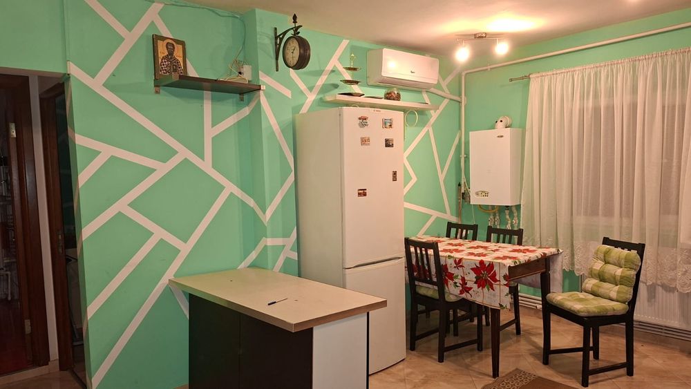 Închiriez apartament 2 camere