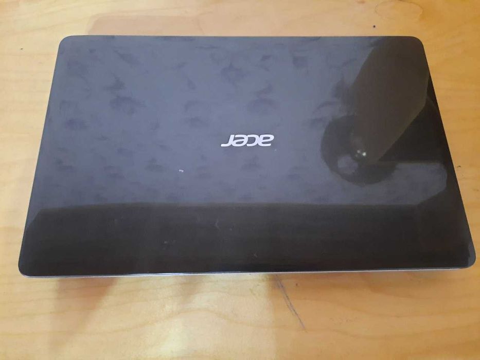 Noutbook Acer Q1LI3M2 Core i 5 3-Avlod 6/128 Sotiladi!!