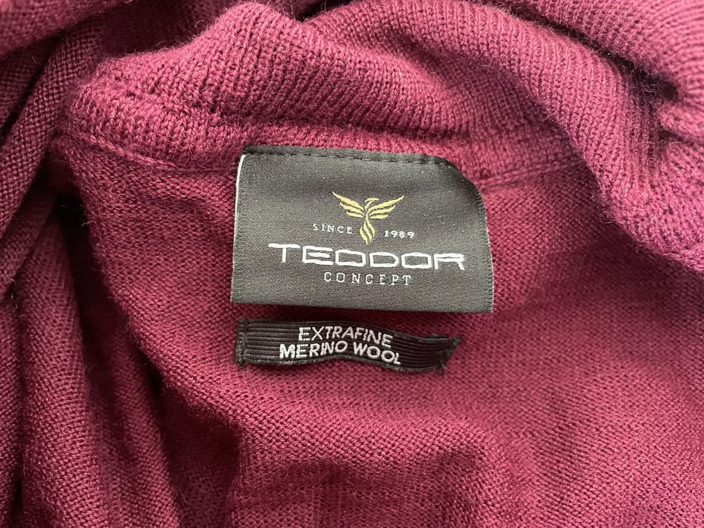 Вълнен пуловер Teodor