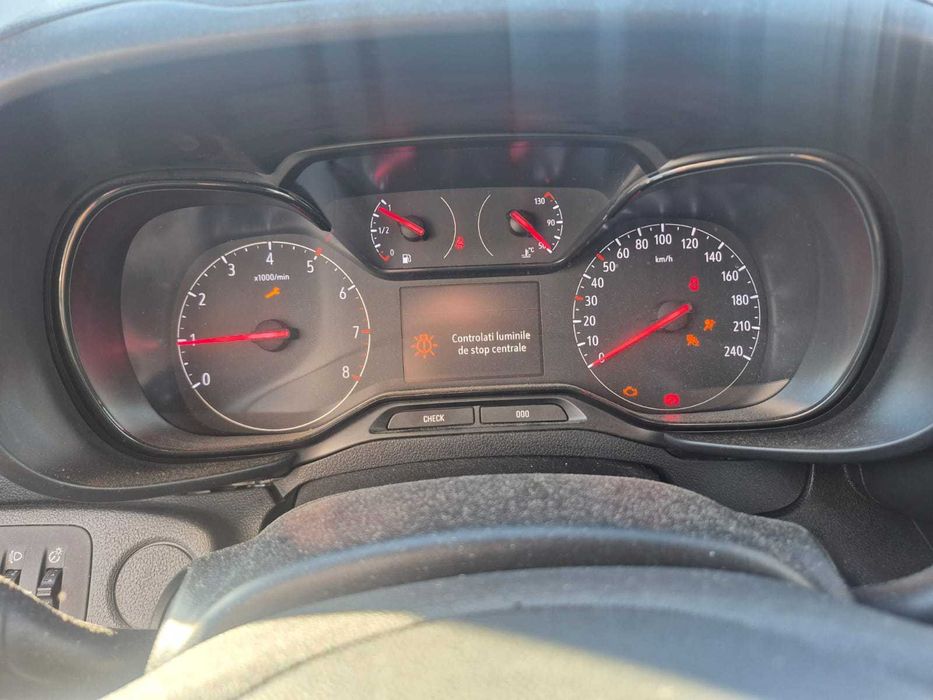 opel combo 2023 1.5d avariat sau rate prin tbi
