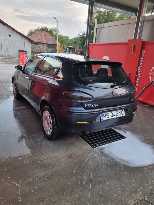 Vând Alfa Romeo 147 1.9 JTD – 2004