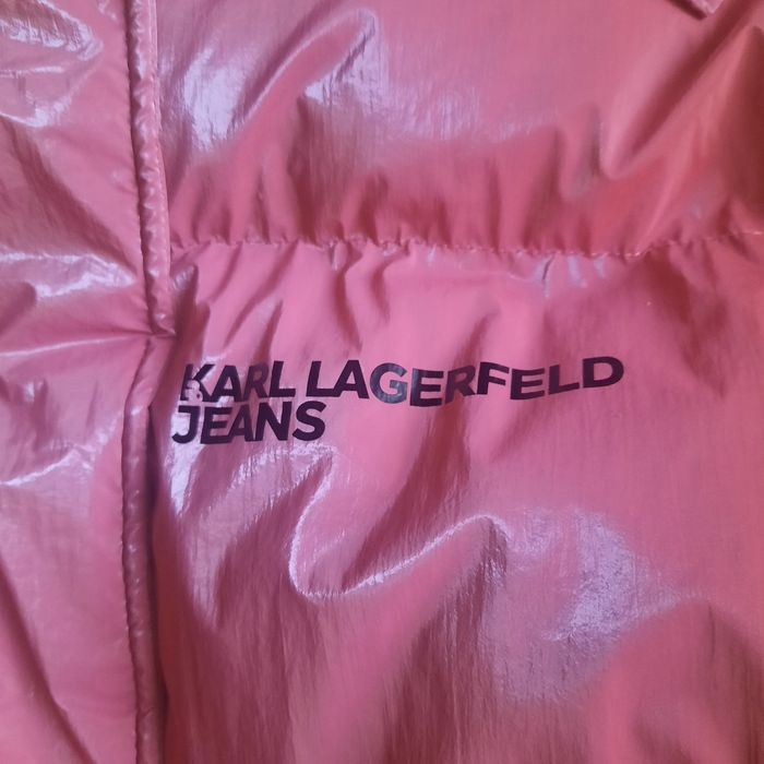 Намаление на 270 Оригинално дамско яке на Karl Lagerfeld