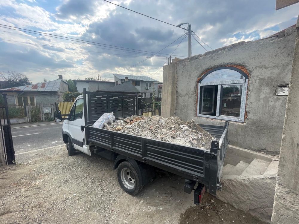 Transport nisip, pietriș, pământ, materiale constructii.