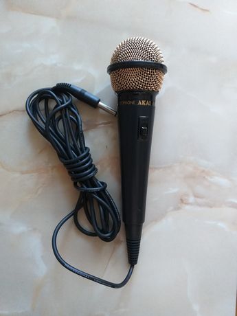 Microfon Akai, dinamic, cu cablu de 3m,  pentru boxe portabile
