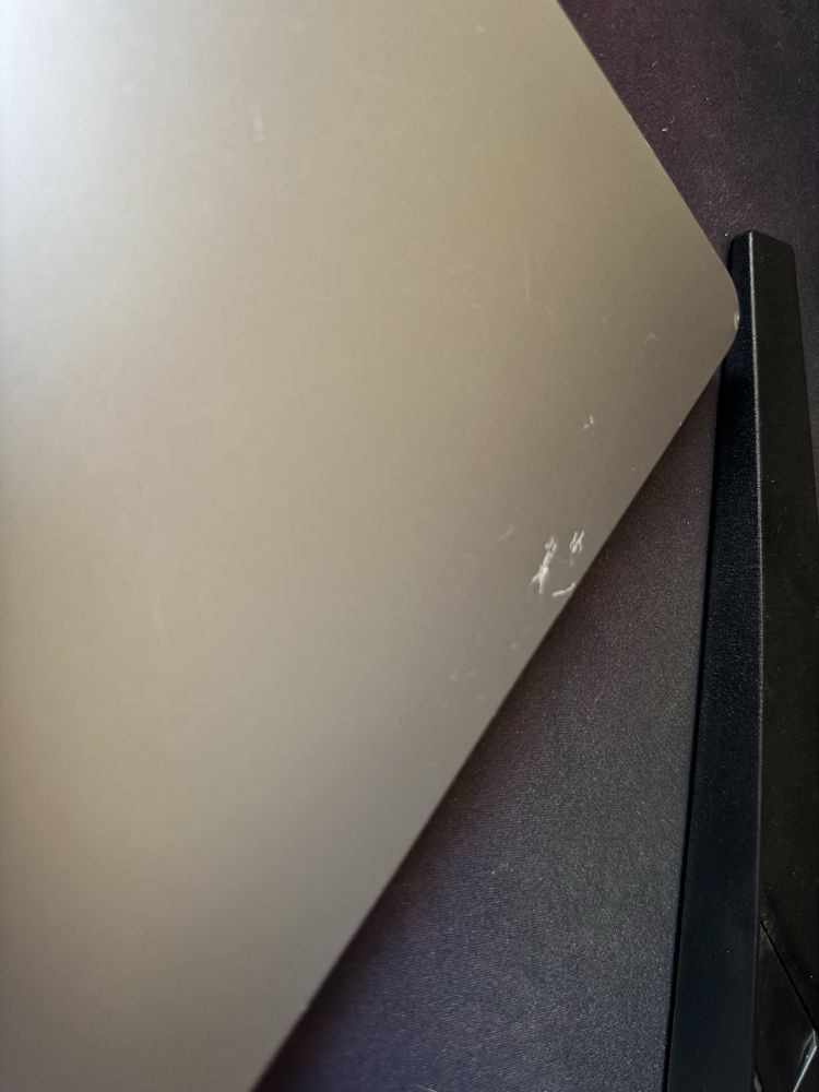 MacBook Air M2 – 512GB SSD / 8GB RAM