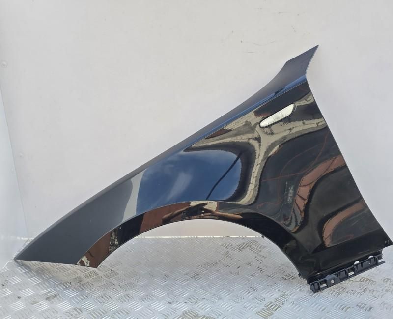 Aripa fata stanga BMW Seria 1 E81, E87