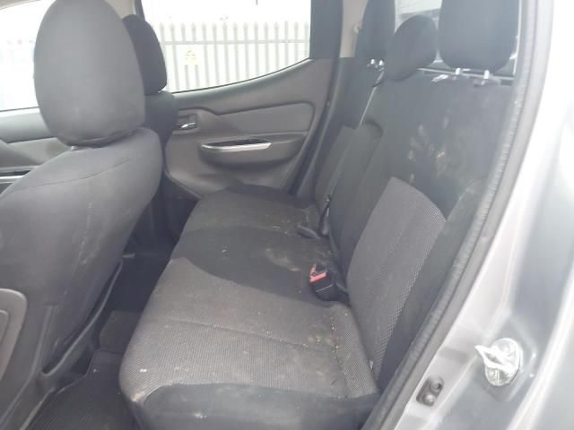 Dezmembrez Mitsubishi L200 5 [2015 - 2020] Pickup 2.4 D AT (181 hp)