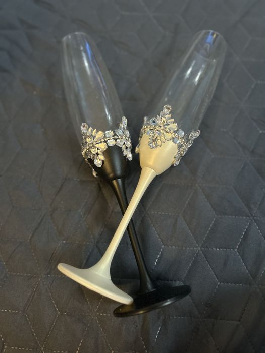 Vand set pahare nunta si buchet mireasa