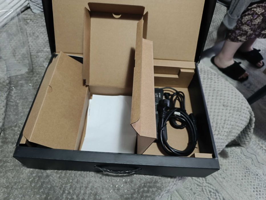 De vânzare* Laptop GAMING Asus ROG STRIX G713PV-LL037