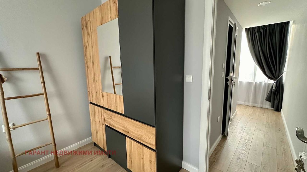 Дава се под наем Тристаен апартамент в Габрово, Център - 101 кв.м за 112200 € - Снимка #3