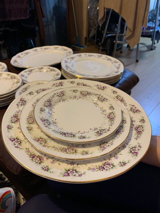 Порцеланов сервиз Elizabethan Chantilly