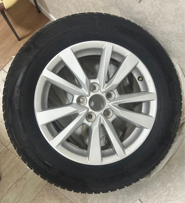 Зимние шины с титановым диском для Camry