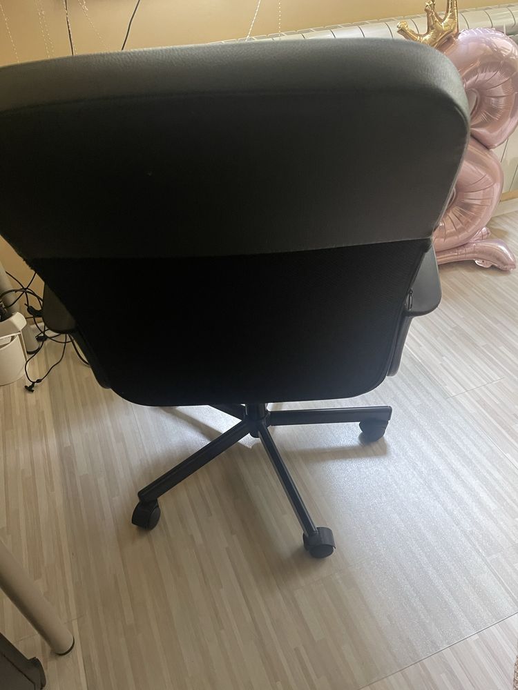 Стол за бюро/office chair