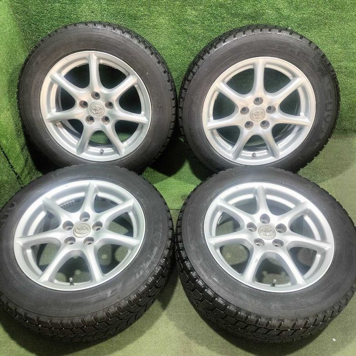 Продам Зимние шины Maxxis с дисками 225/60 R17 Оригинал Toyota Estima