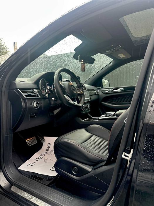 Mercedes-Benz GLE 350d 4MATIC Coupé AMG Line – Full options.