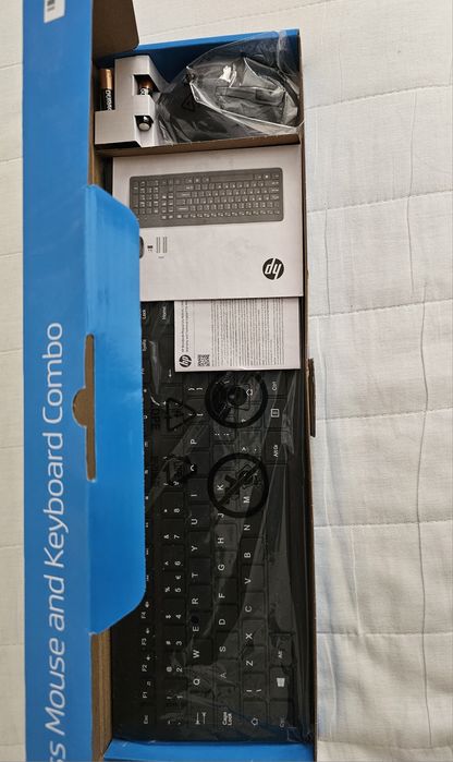Tastatura mouse wireless HP330