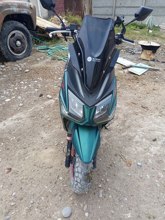 Продам скутер в хорошем состоянии продаю связи с переездом