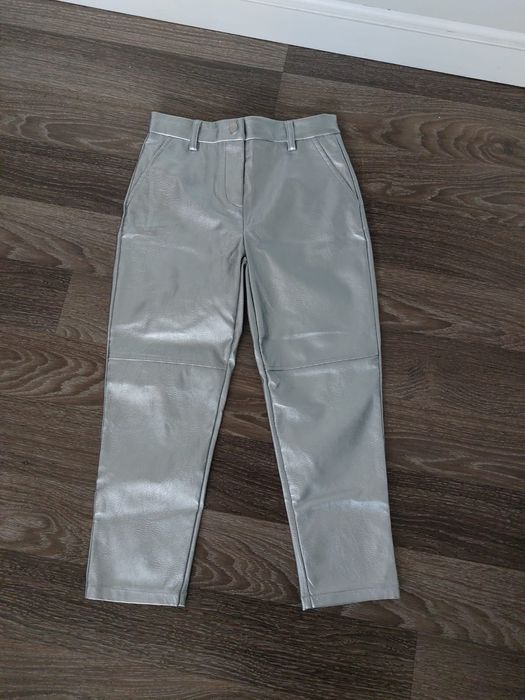 Pantaloni F&F noi grosuti 122.bluza River Island 122