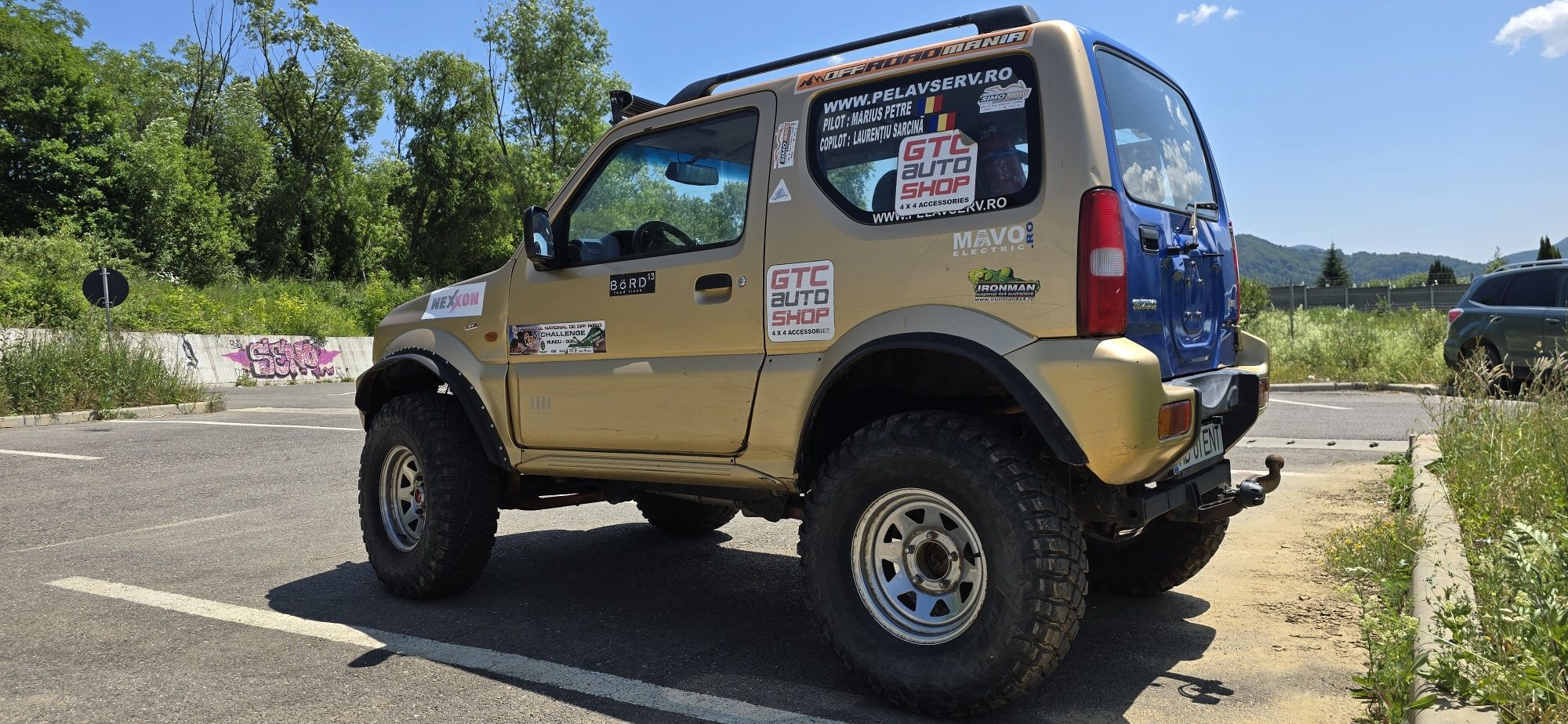 Suzuki Jimmy impecabil poate fi folosit p orice teren , chiar concurs
