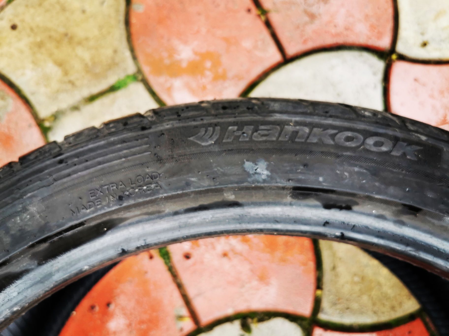 1 anv vara Bridgestone 285/35 /19 + 1 anv vara Hankook 245/40/19