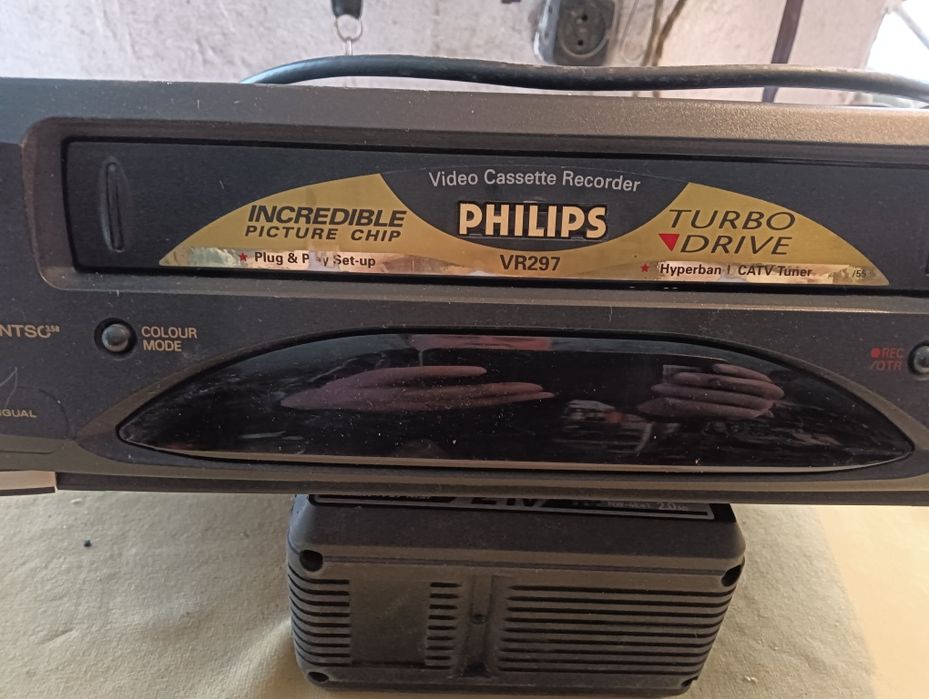 Продается видеомагнитофон 17000т