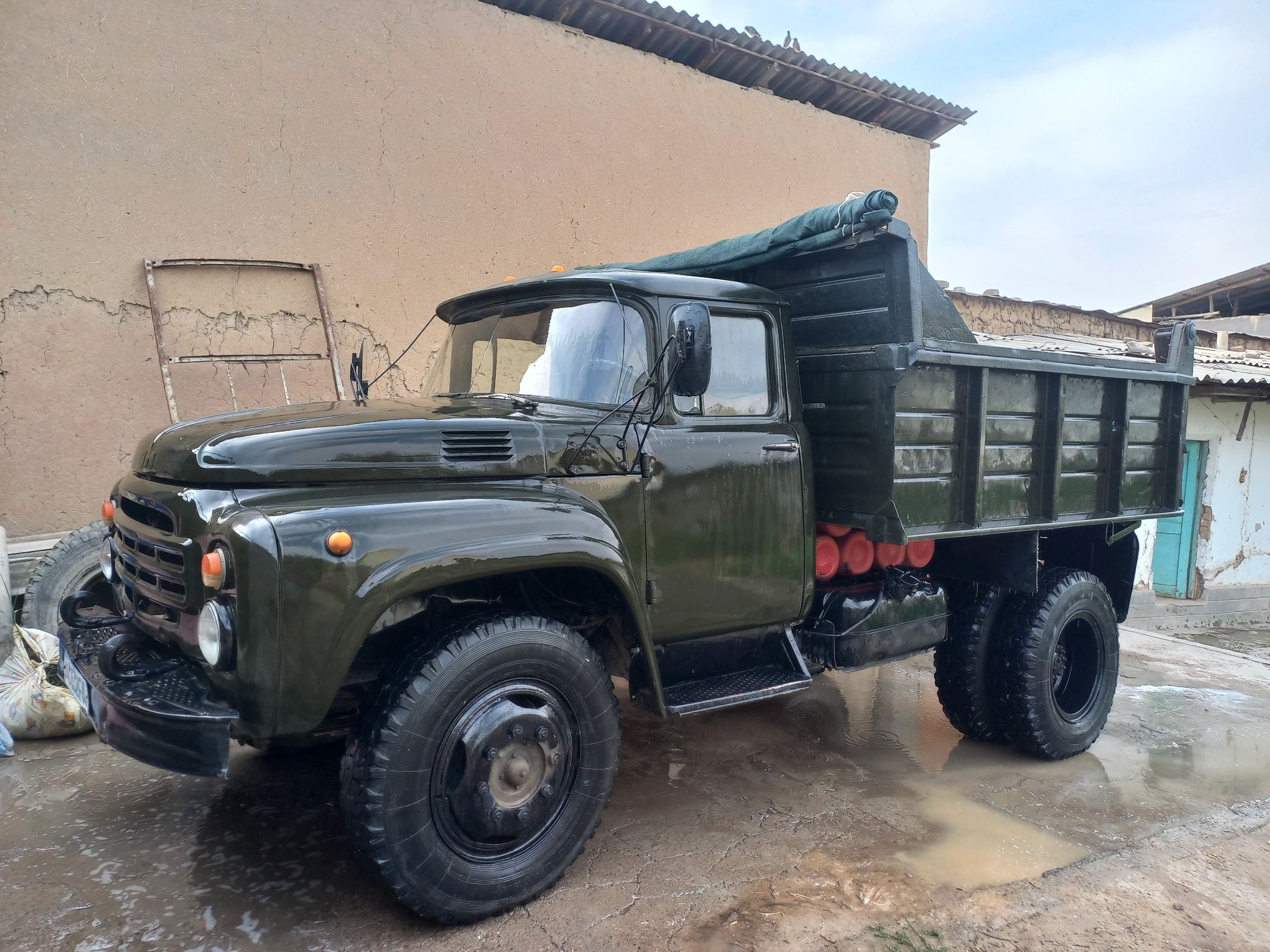 Zil Ural mator 1991 Lyuklari bor