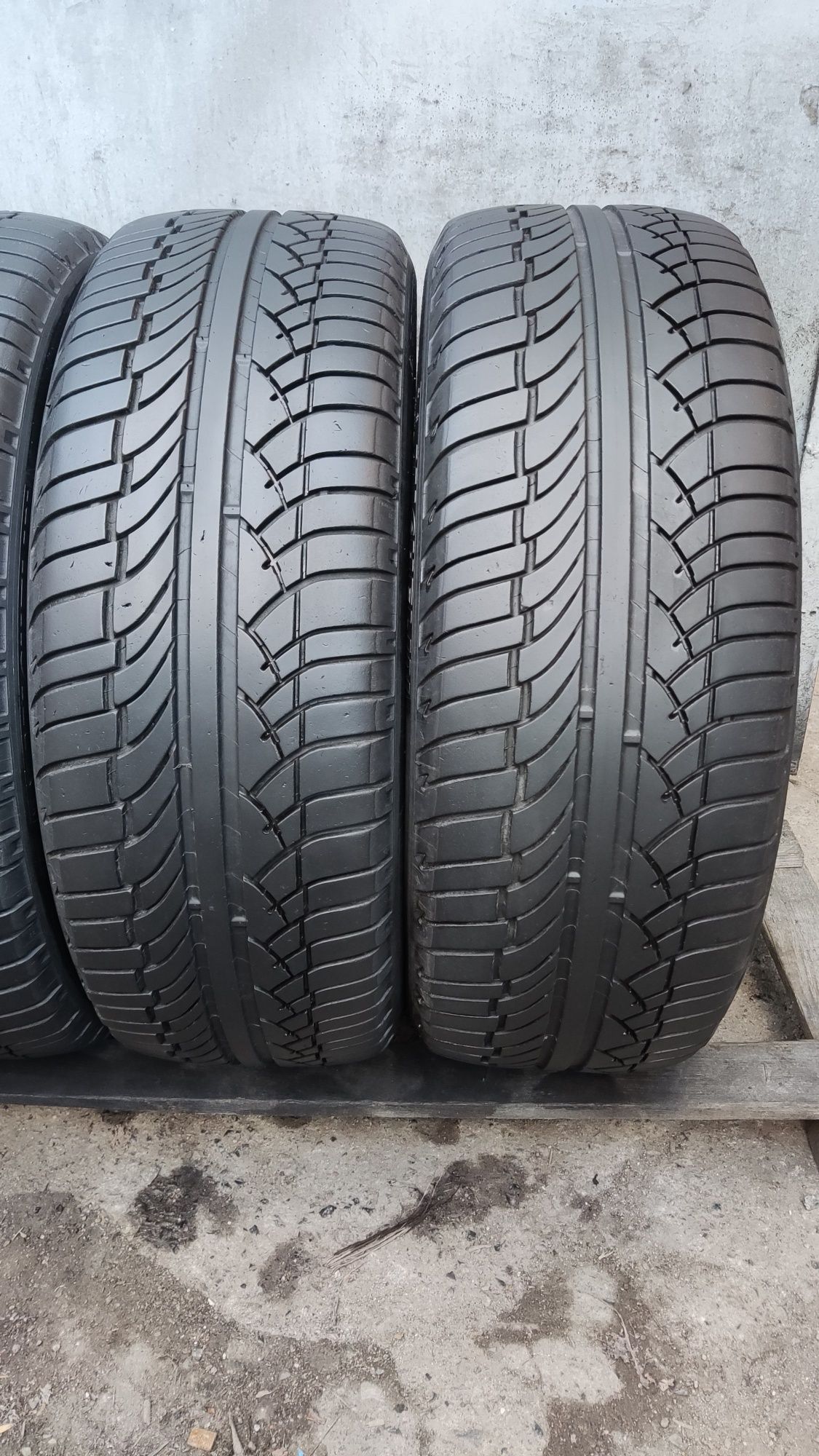 4бр гуми 225/55/18 Michelin Latitude Diamaris, 98V, XL extra load 
6.7