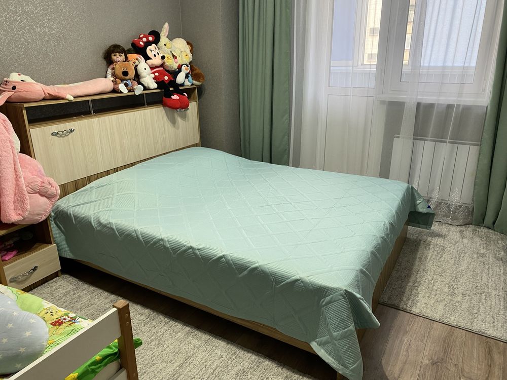 Двуспальная кровать