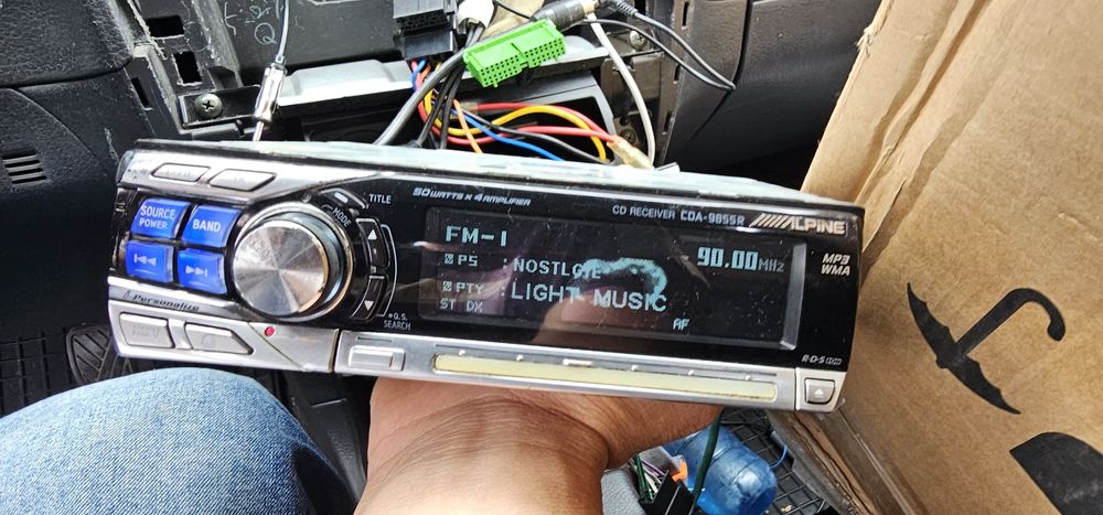 Продавам Alpine cda-9855r