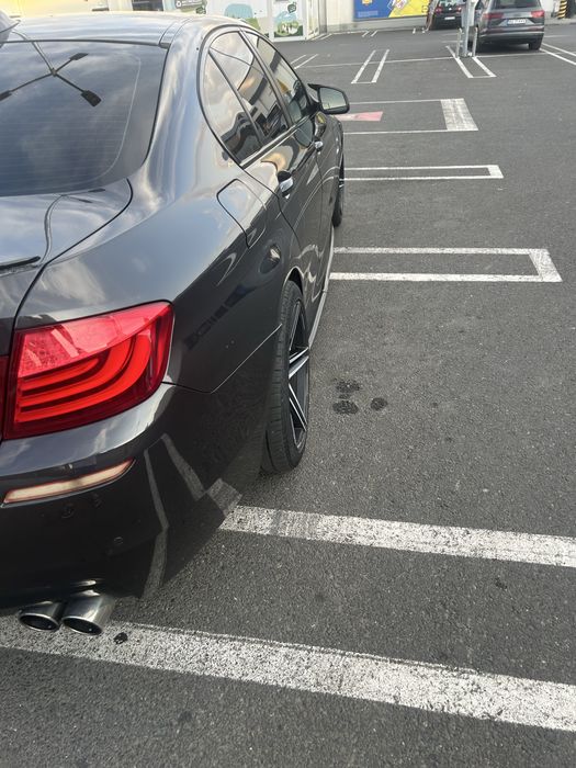 Bmw f10 530D Masina este 10/10 mecanic cat si estetic