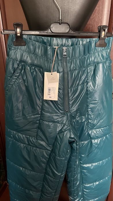Pantaloni de ski luciosi noi