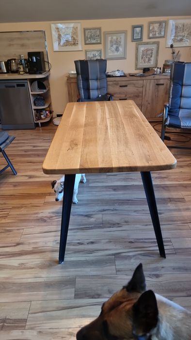 Трапеза маса от масив