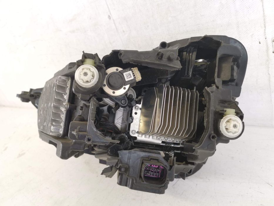 Фар Дясно Пълен Лед Ауди Q5 2 [фейслифт] [ - ] Оригинален Авариран Far