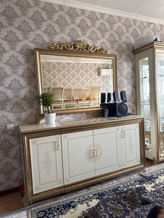 Горка+шкаф с зеркалой,стол,газовый катёл