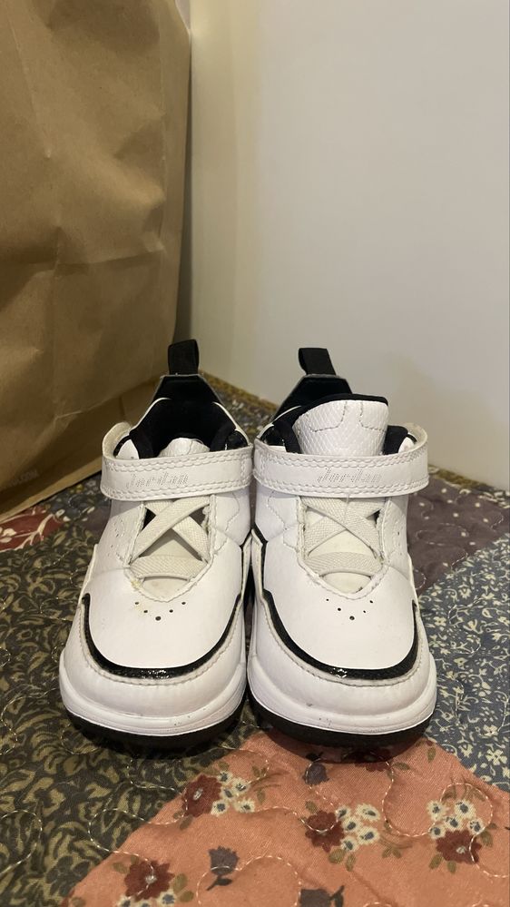 Детски обувки Jordan, номер 22
