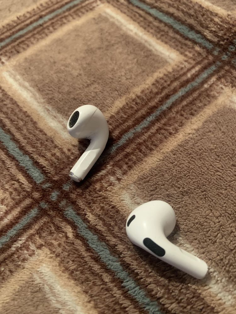 Продам airpods 3 в отличном состоянии