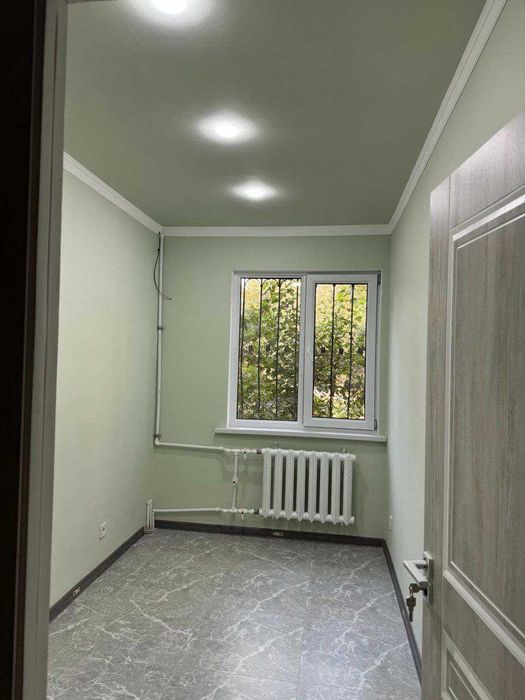 Продаётся первая линия на против 5 Болница, 93м2