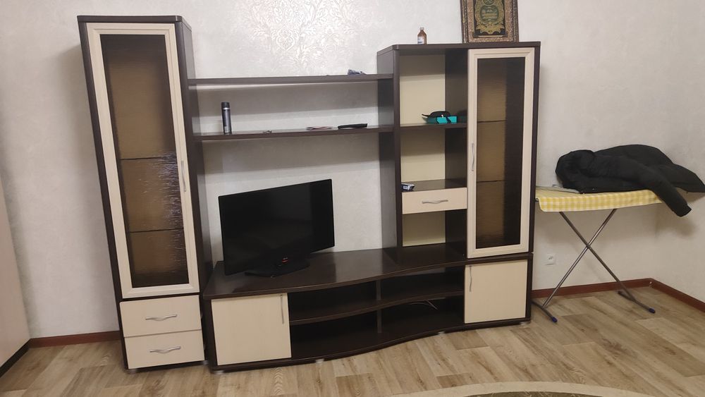 Гарнитур под тв, самовывоз