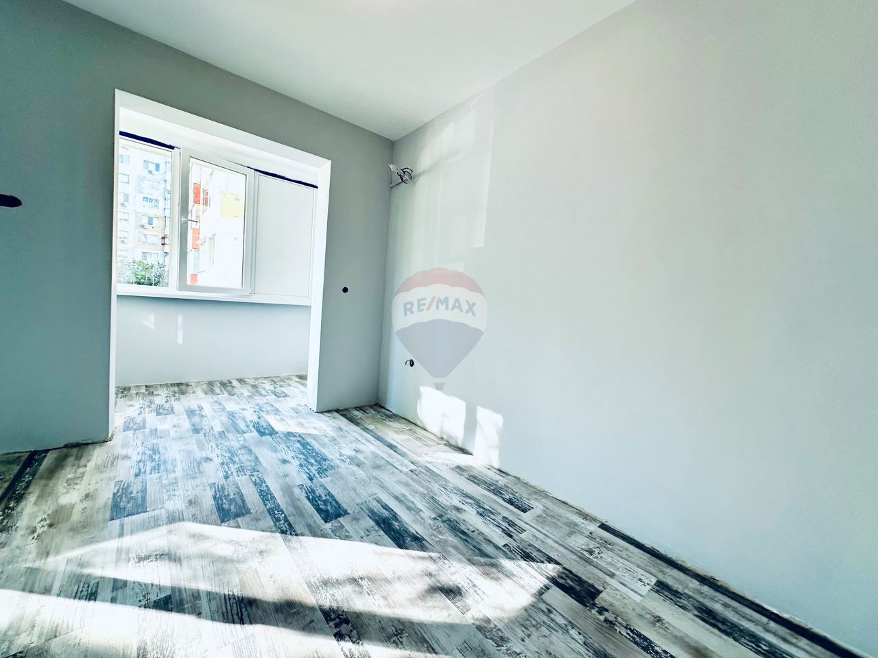 Продава се Тристаен апартамент в Варна, Лятно кино Тракия - 71 кв.м за 2113 €/кв.м - Снимка #4