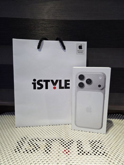 iPhone 17 PRO, White/Silver, Neverlock, Garanție,  Model Europa CU Sim