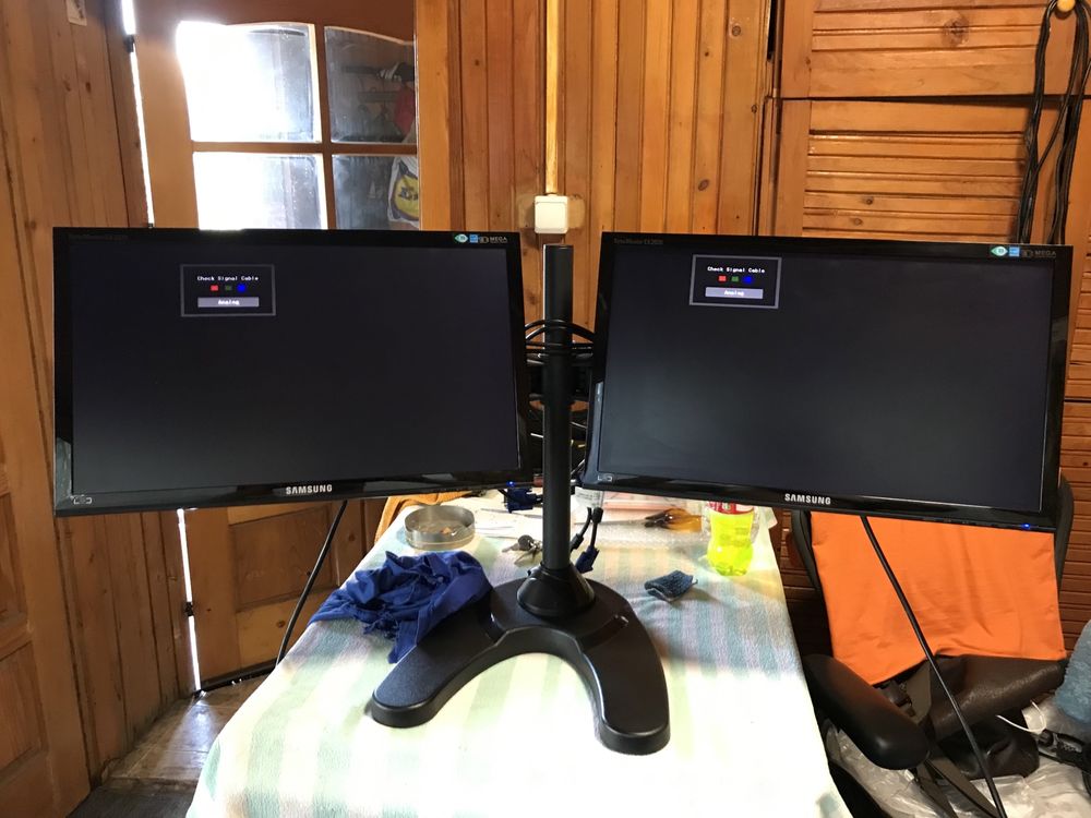 Samsung EX2020 Series Business Monitor x 2+стойка за двата и кабели