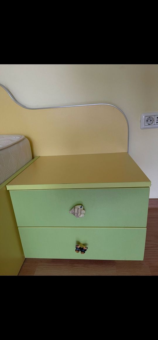 Mobilier , pat,  noptieră și birou copii.