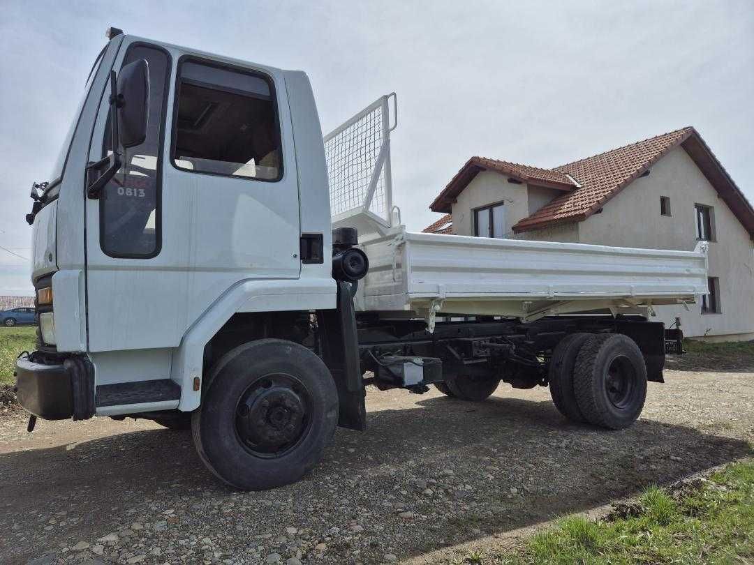 Vand autoutilitara marca FORD