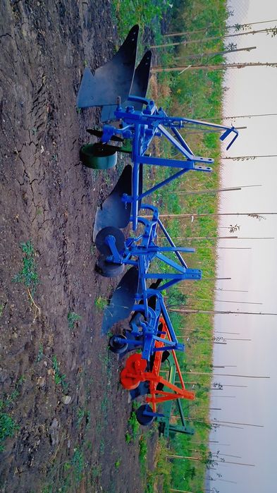 Vând pluguri cu două brazde