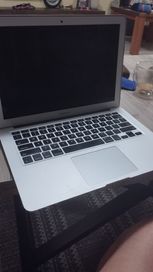 MacBook Air 13 inch Earli 2015g