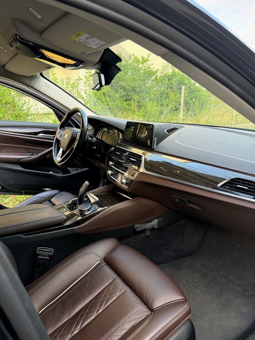 BMW 530 Plug-in Hybrid Luxury Line 2018 -Full Option Romania