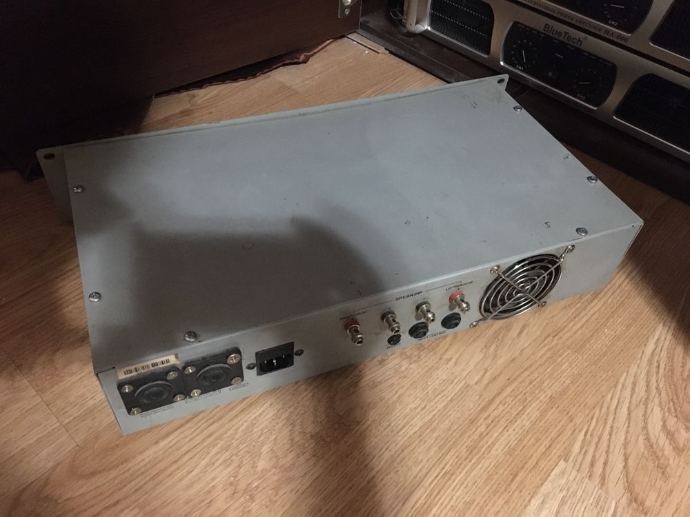 Amplificator statie audio XXL rack cu manere 2x250watt rms